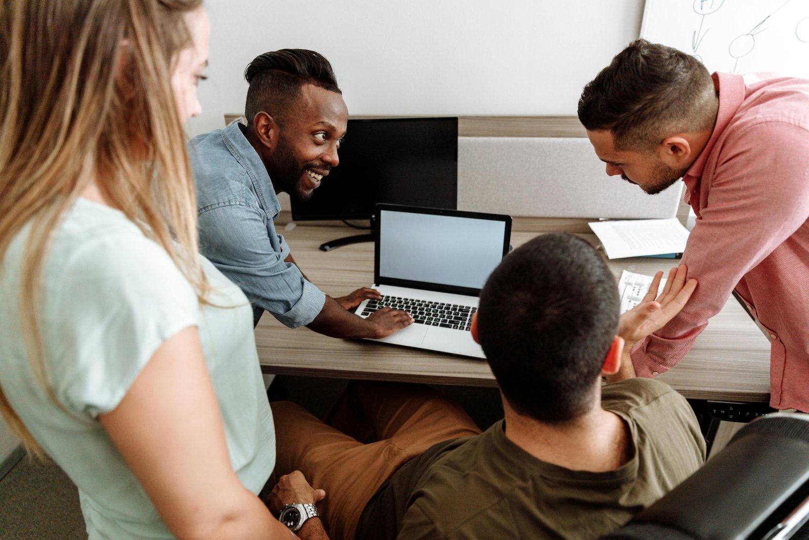 FRCEM Study Groups vs Solo Study: Which is Best for You?